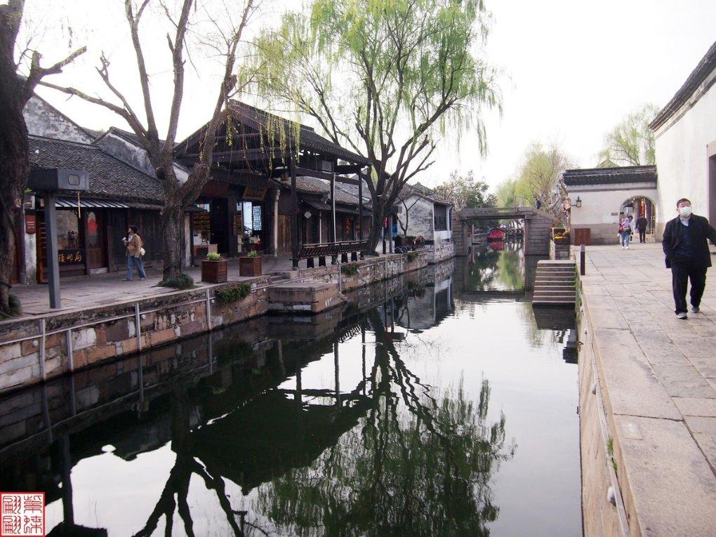 在农村，俗语“男不三，怕属鸡；女不四，怕属羊”，有道理吗？